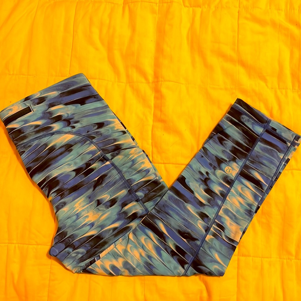 EUC LuLuLemon Tights sz 8